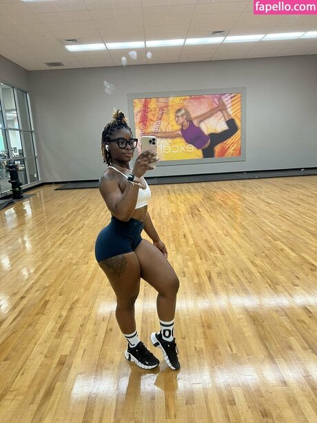 Locdbree erotic model pic