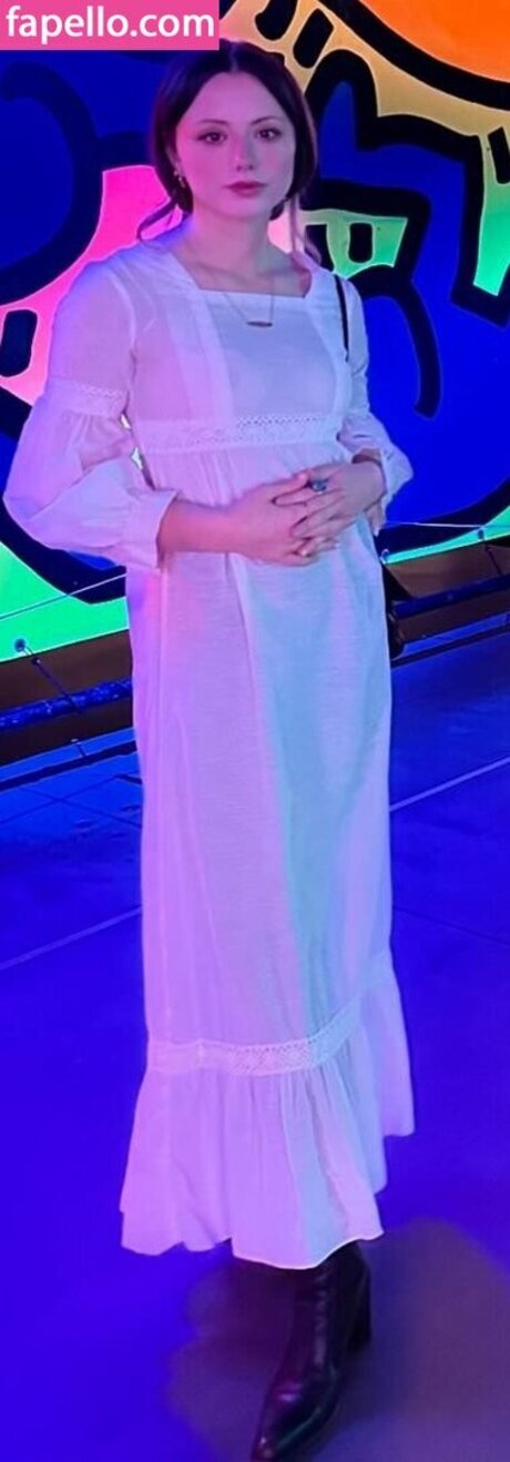 Lily Mo Sheen profile image