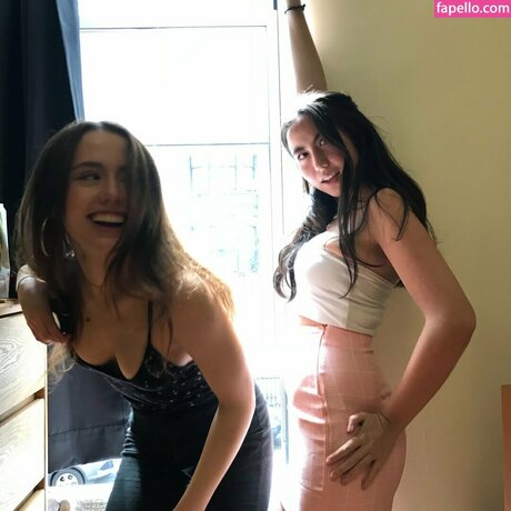 Lily Mo Sheen pornstar exclusive photos