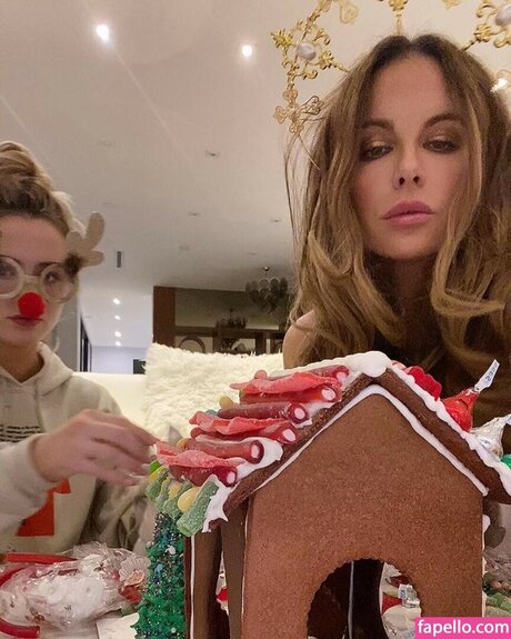 Lily Mo Sheen hot pornstar img