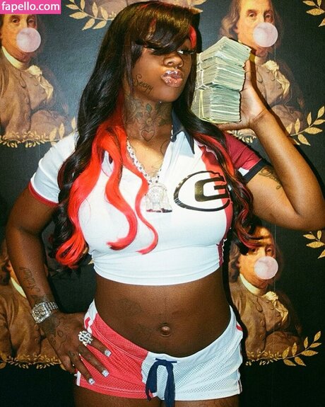 Sexxy Red model adult pics