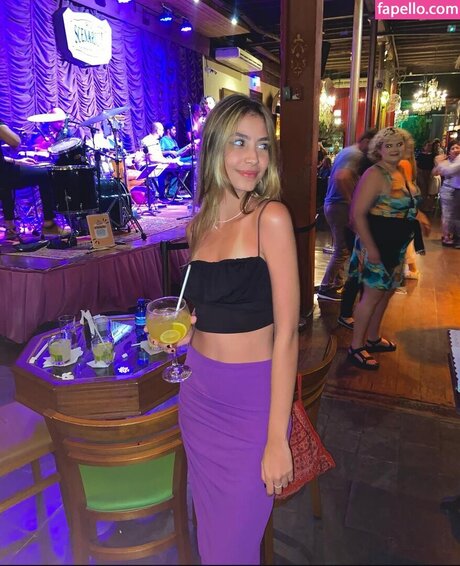 Julia Castrom top profile image