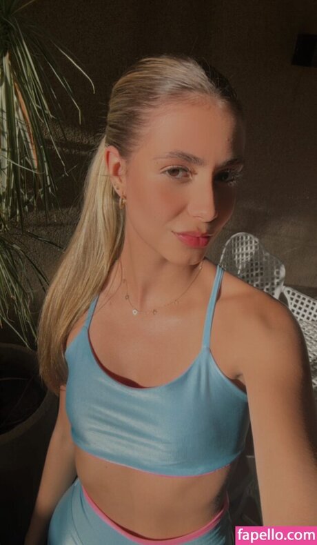 Julia Castrom naked model photos