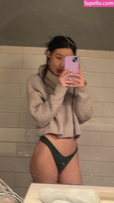 SeccySerena model nudes picture