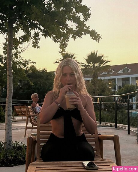 Lauren Duffy art actress galleries