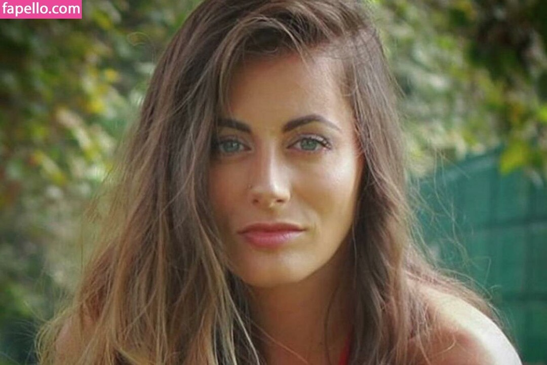 Cata Palacios hd model image