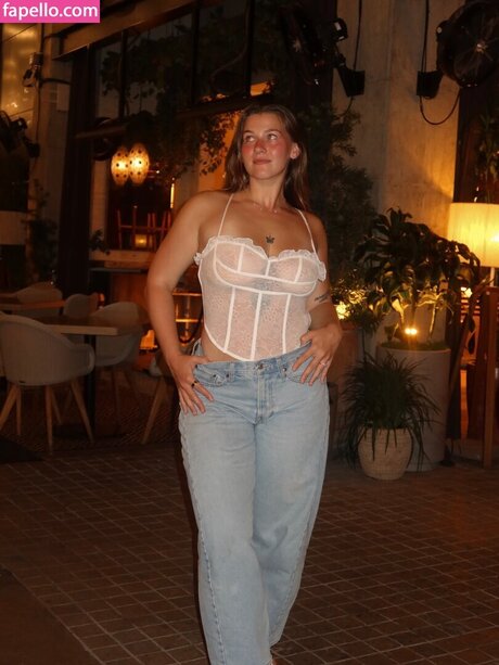 Esther Burden top star img