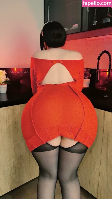 Alys Nox hot model gallery