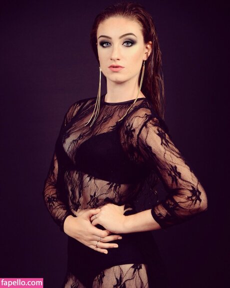 Amber Doig high quality actress images