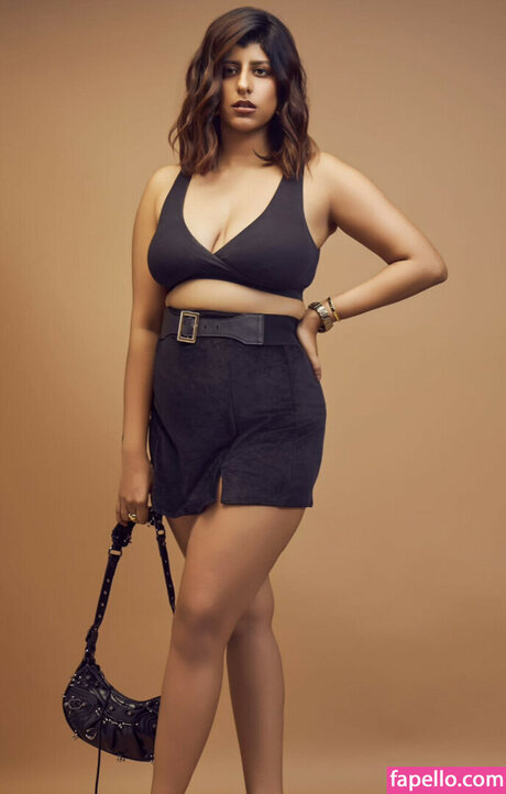 Muskan Thakurani star naked pic