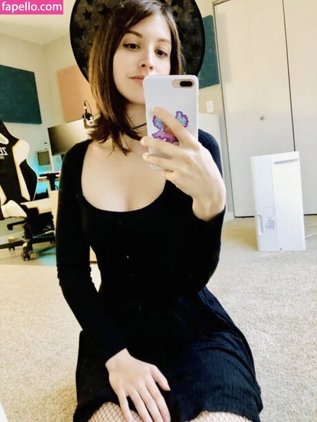 Tama Hero star sex pic