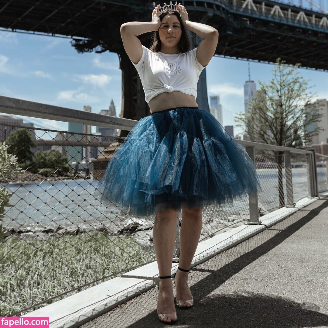 Maleni Cruz naked pornstar pics