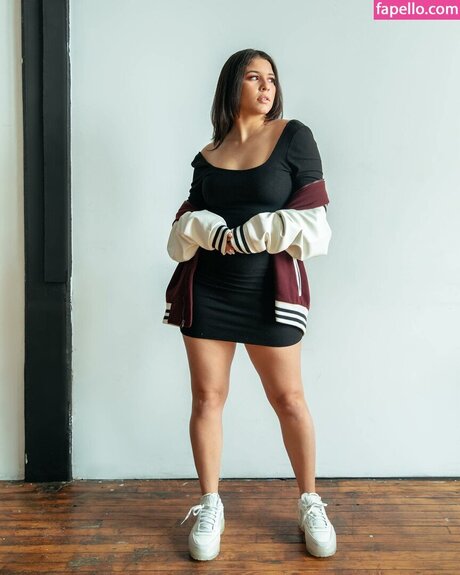 milf strip onlyfans exclusive img