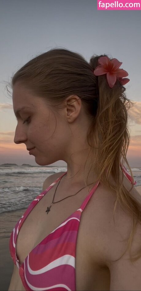 Edurd Quire11i erotic pornstar photos