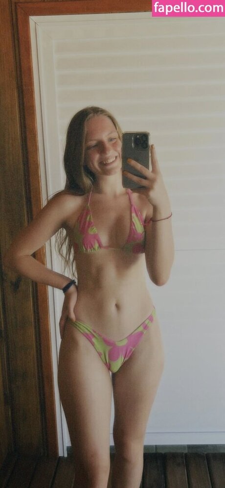 Edurd Quire11i pornstar naked photo