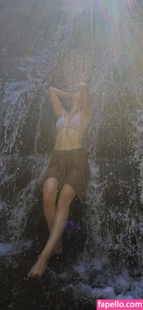 Edurd Quire11i model erotic picture