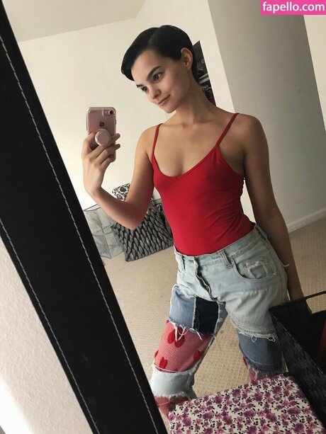 Brianna Hildebrand pornstar free picture