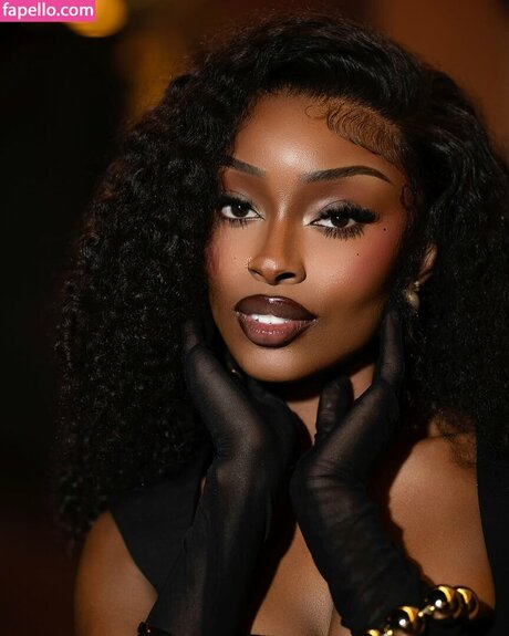 Coco Watson erotic actress galleries