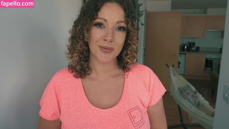 Sasha Curves top profile image