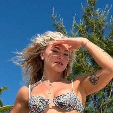 abigailwhhite high quality model image