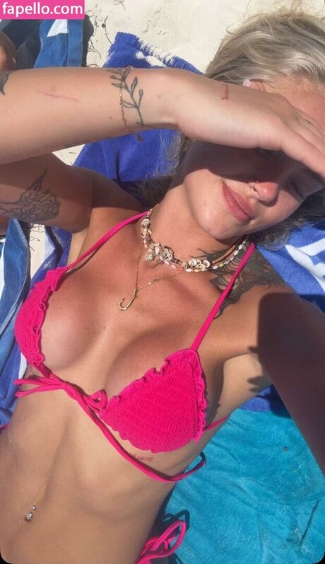 abigailwhhite nude actress picture