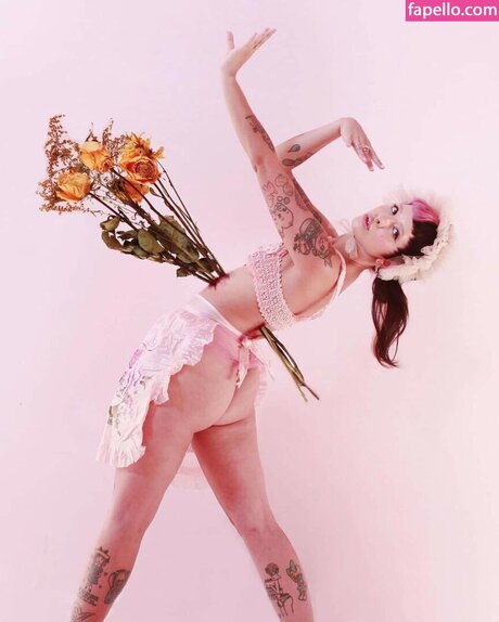 Melanie Martinez star high quality picture