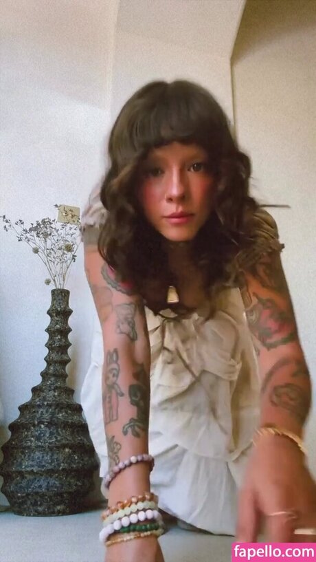 Melanie Martinez star hot pic