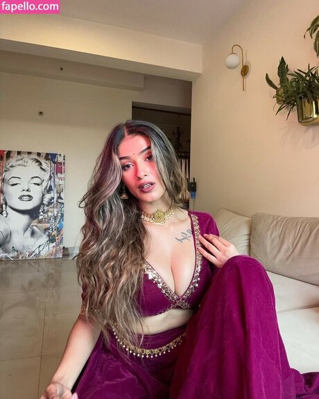 barista onlyfans adult pic