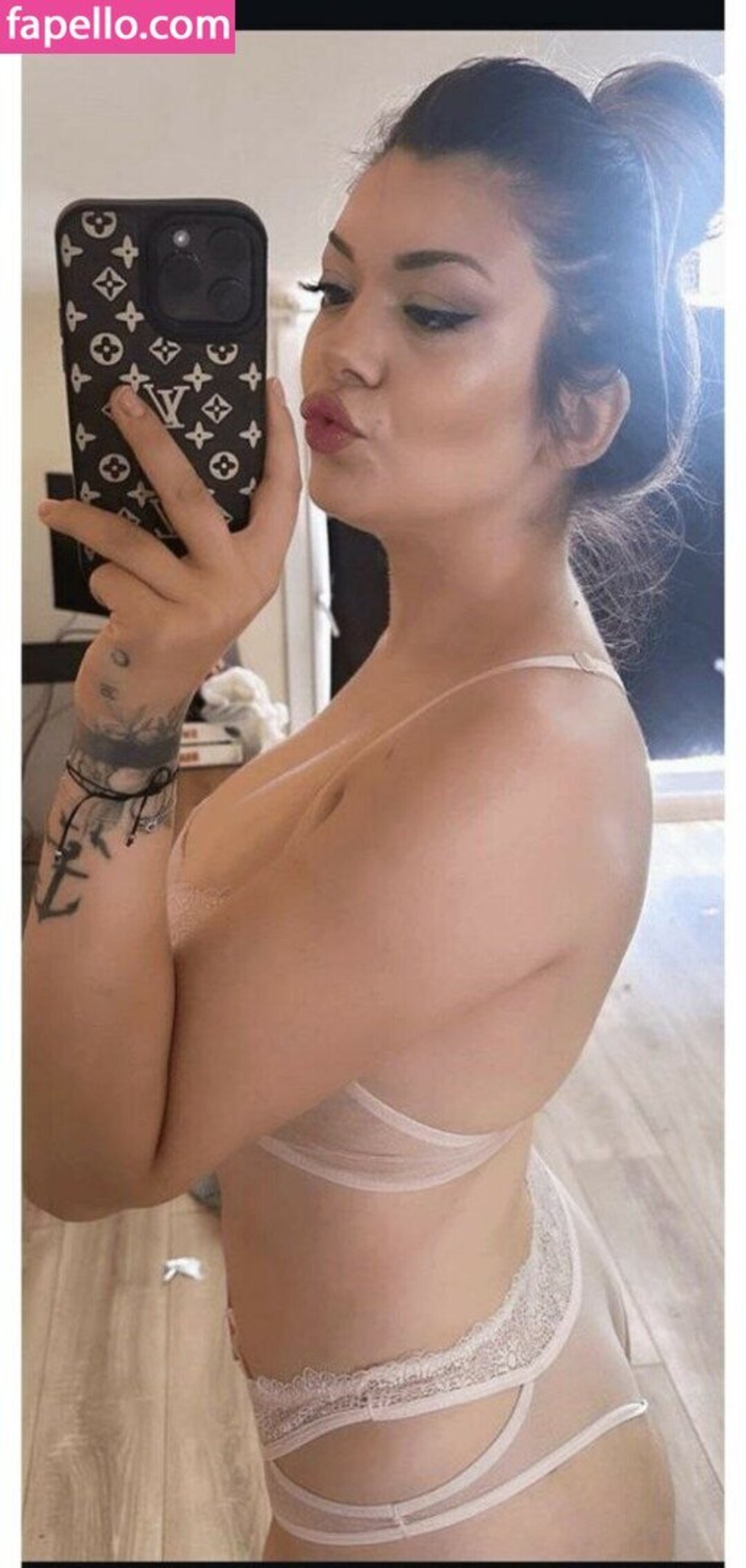 Simge Baranko lu adult actress pictures