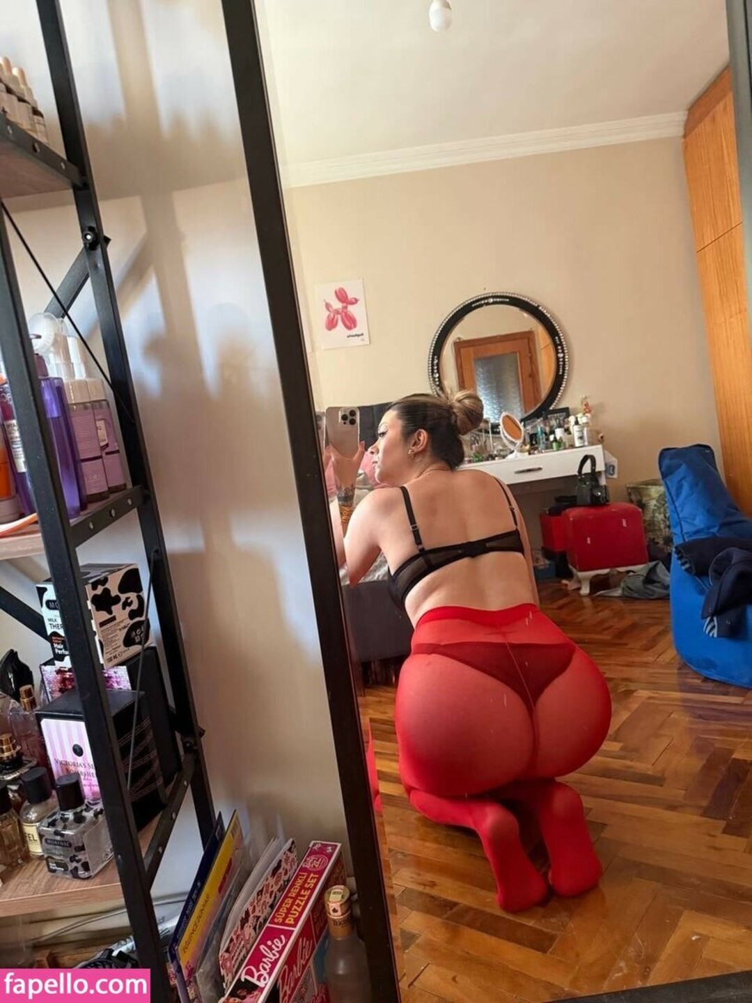 Simge Baranko lu naked pornstar gallery
