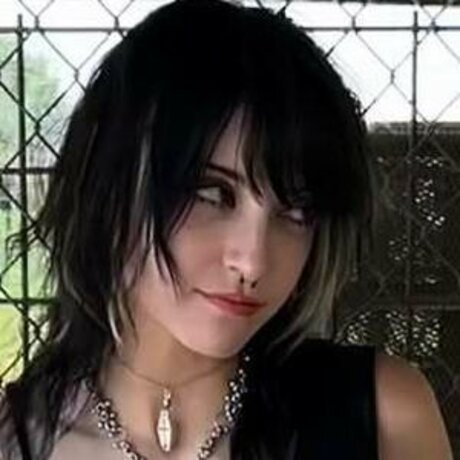 Vynomous naked star photo