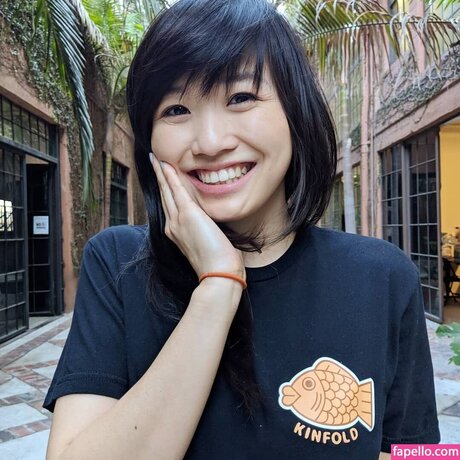 Julia Chow star hd img