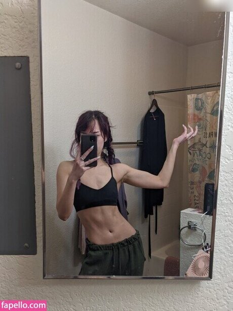 Queen Tofu pornstar erotic image