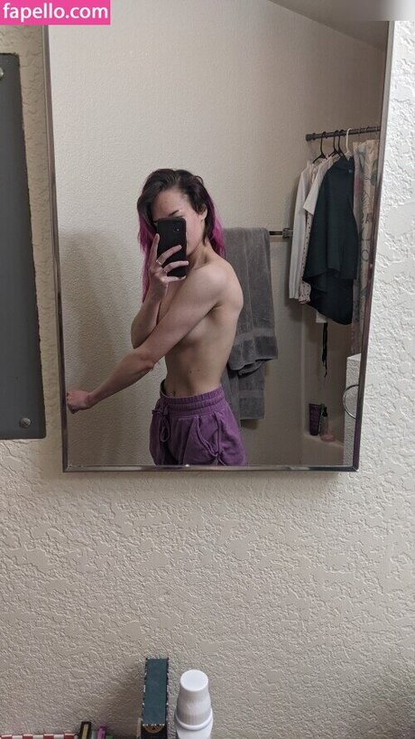 Queen Tofu model erotic pic