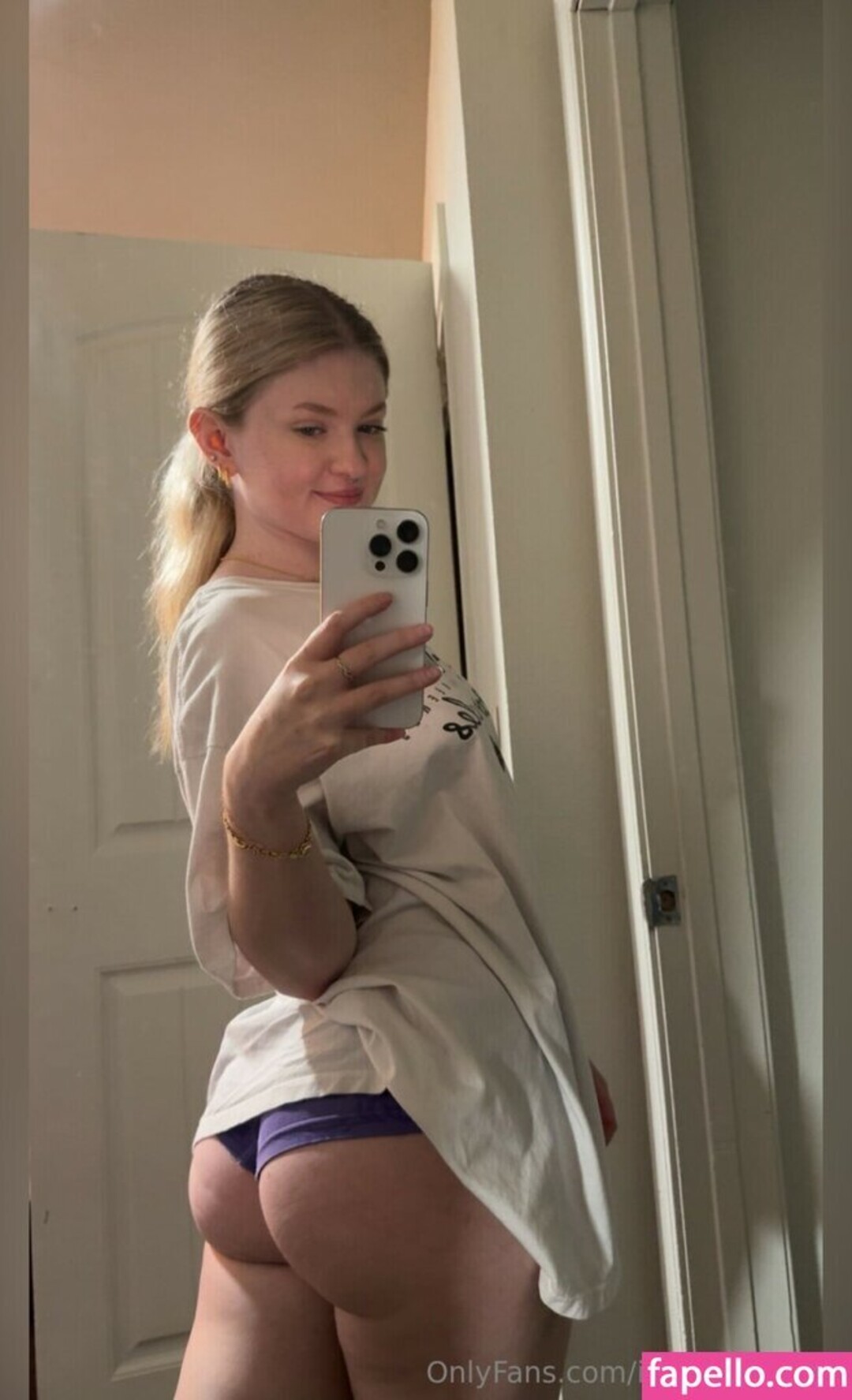Izzy Nicole model exclusive pictures