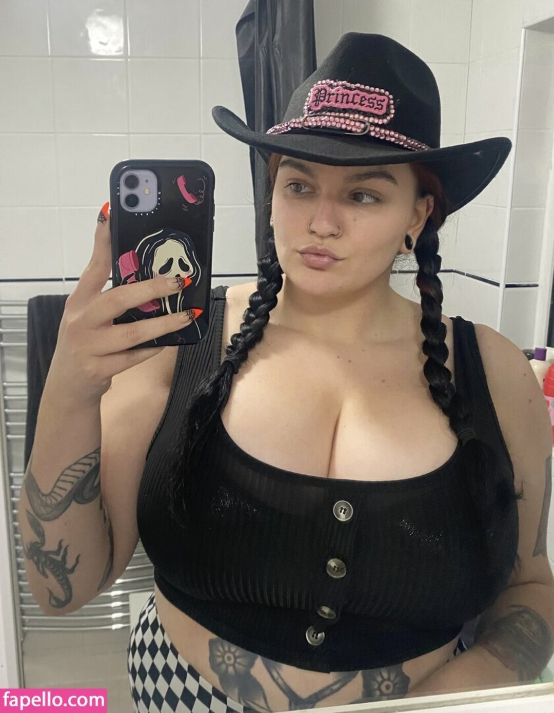 curvy muscle onlyfans sexy nude pics