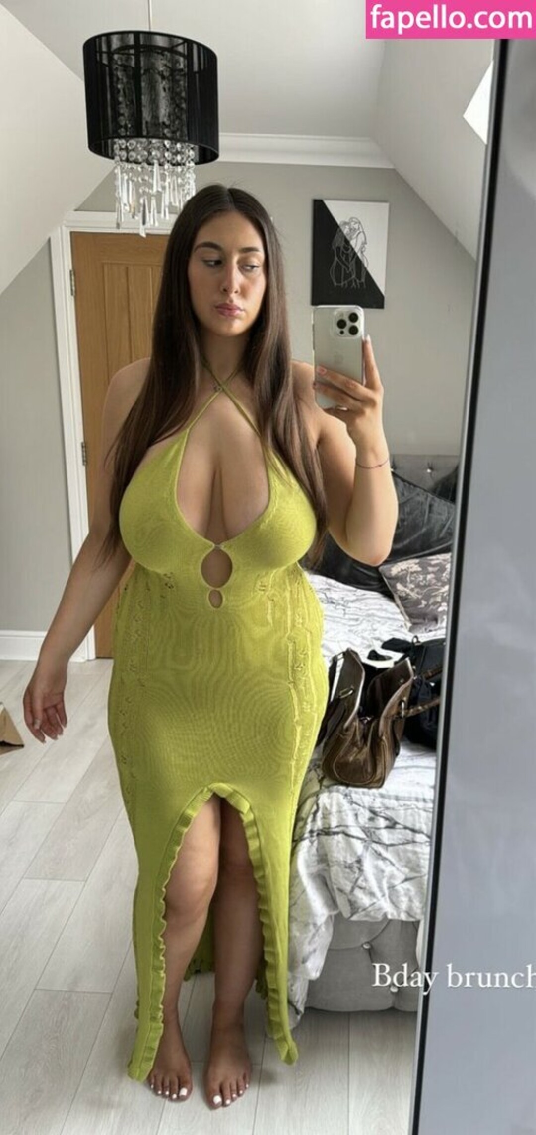 Sophie Alice nude model pic