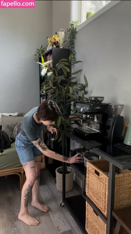 tiny onlyfans nudes archive