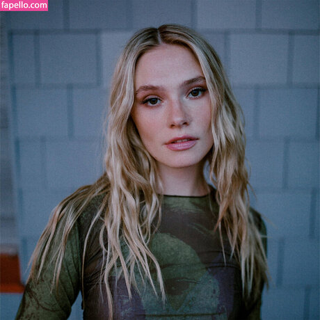 Esther Graf model top galleries