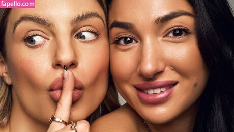 Ella Ding nude model photos