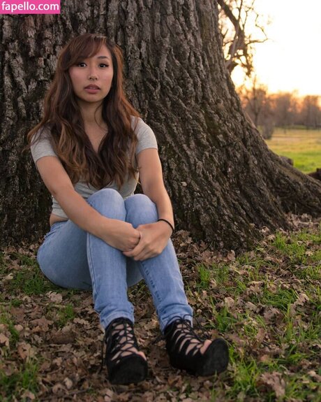 Sophia Phan sexy model pics