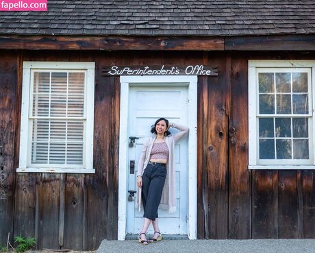 Sophia Phan model high quality picture