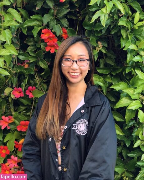 Sophia Phan model nice img