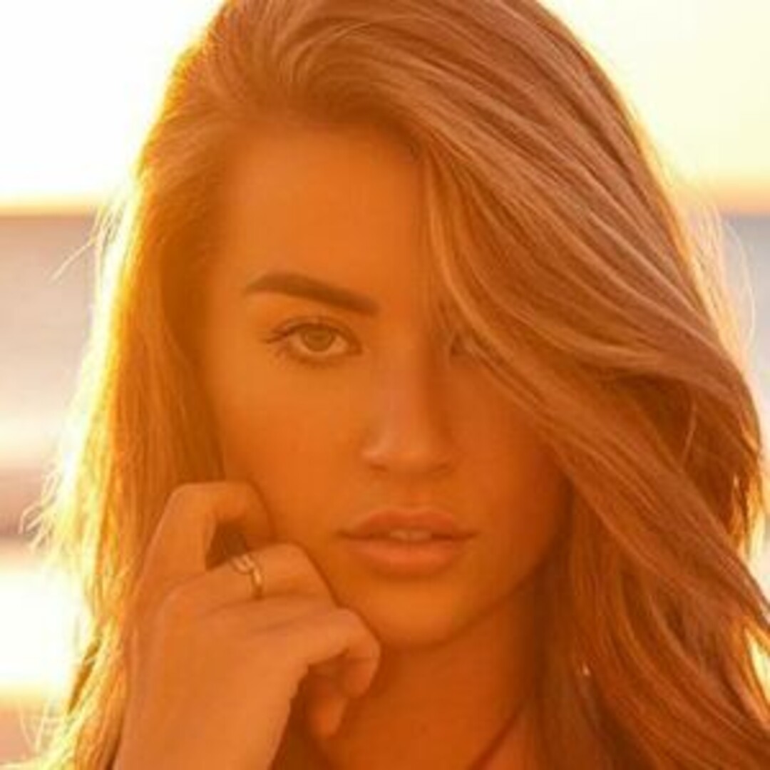 Penny Edwards beautiful star img