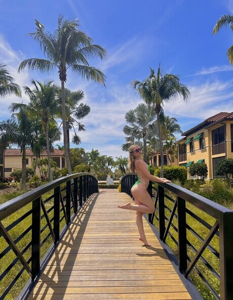 Sabrina Brier nice actress pic