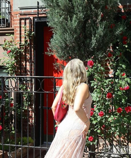 Sabrina Brier star beautiful img