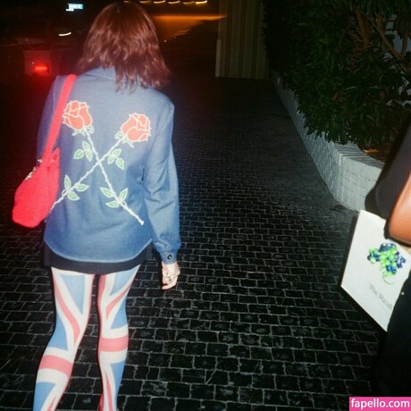 Ava Maybee erotic model gallery