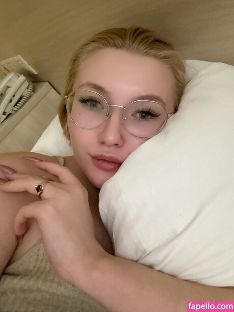 Elena Kyalviyainen pornstar top img