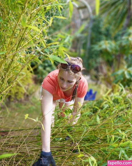 mature blonde onlyfans pornos images