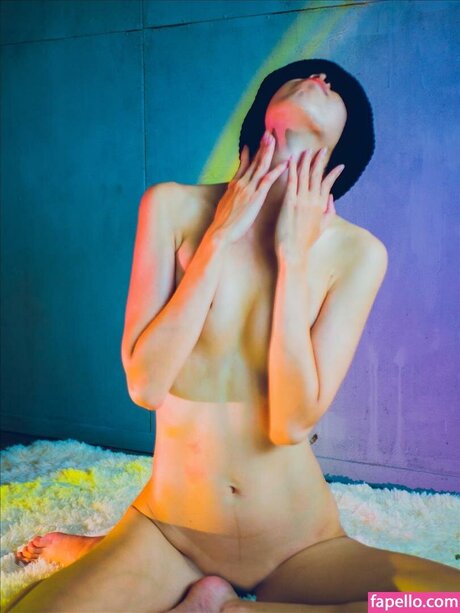 Smitanan Kongton naked star galleries